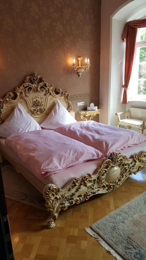 Schloss Sennfeld Hotel *